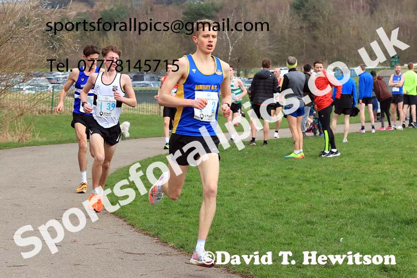 Senior and Veteran Men in the 2024 NECAA Road Relays Champs., Hetton Lyons Country Park, Hetton le Hole, County Durham. Photo: David T. Hewitson/Sports for All Pics